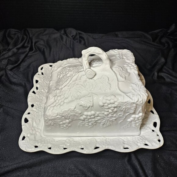 Elegant White Porcelana Large Porcelain Butter/Cheese Dish Raised Grapes Design - Picture 1 of 12